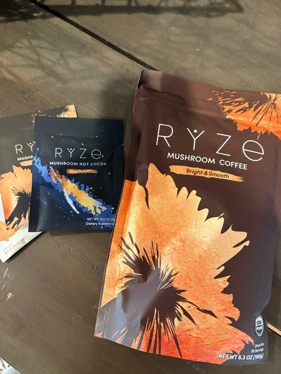 RYZE Mushroom Coffee + Iced Coffee Glass & 3 samplers - Picture 2 of 6